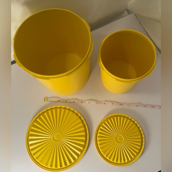 vintage tupperware canister set yellow preowned 4 Pieces 2 Canisters - Picture 6 of 6